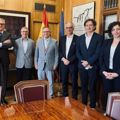 Pepe Serna i León Grau en la reunió amb el Govern Central. 