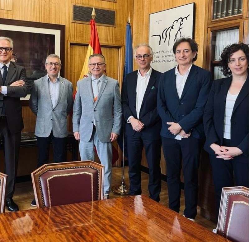 Pepe Serna i León Grau en la reunió amb el Govern Central. 