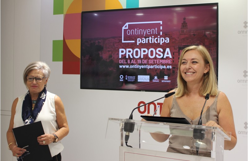 Virtudes González i Natalia Enguix a la presentació de la nova edició