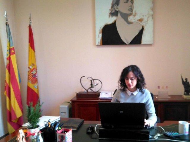 L'alcaldessa i regidora d'educació de Cocentaina, Mireia Estepa