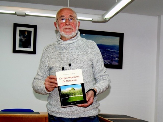 Presentació del llibre 'Corpus toponímic de Beniarrés' de Rafael Miguel Aura Calbo a Beniarrés