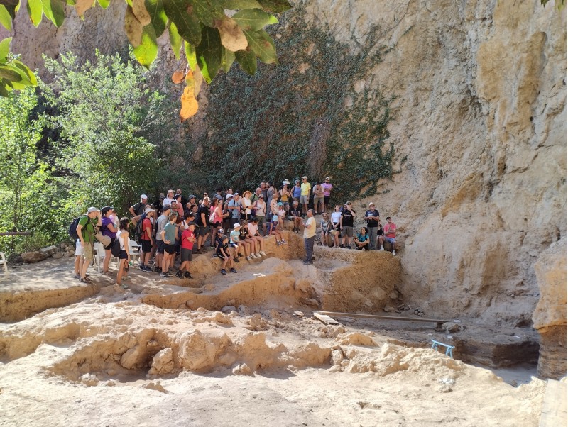 70 persones s&rsquo;interessen per con&egrave;ixer com vivien a El Salt fa 50.000 anys