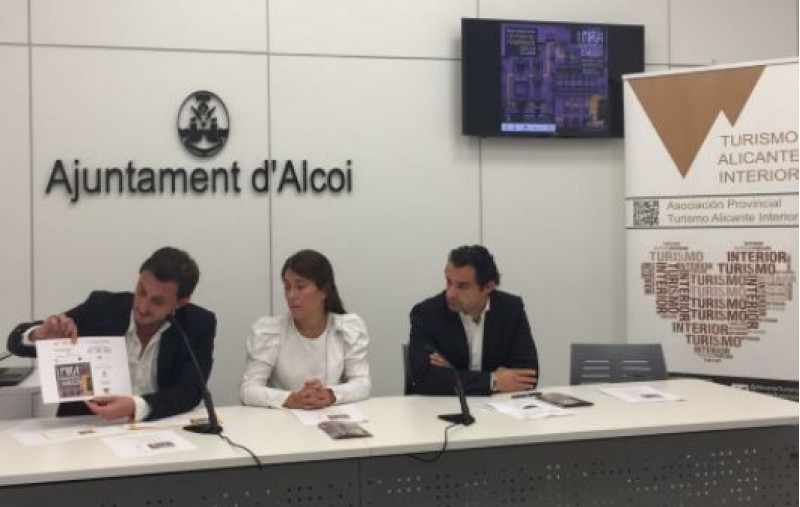 Jordi Linares, Lorena Zamorano i Eduaardo Dolón en la presentació del blogtrip / R. Lledó