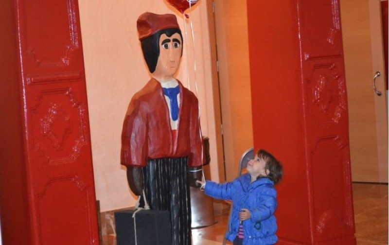 Nens de molts colegis del País Valencià han vist ja el Tirisiti / R. Lledó