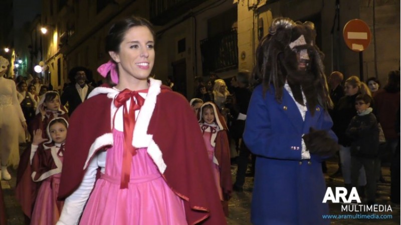 Alcoi celebra el carnestoltes més multitudinari de la seua història