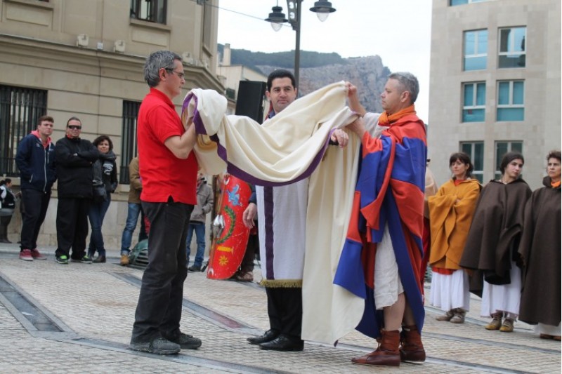 Toni Francés es vesteix de romà / Aj. Alcoi
