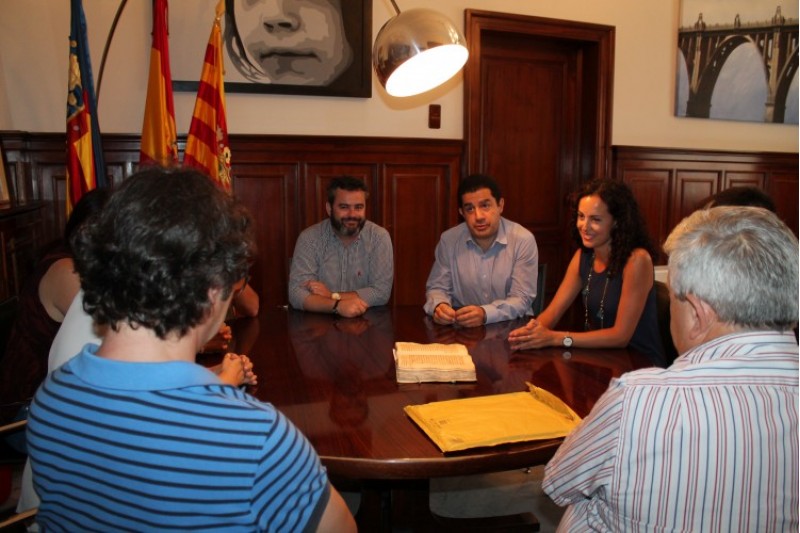 Reunió entre representants contestans i alcoians / Ajuntament d'Alcoi