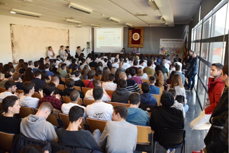 Alumnes l'IES Cotes Baixes d’Alcoi guanyen el VII Concurs de Programació AppInventor modalitat “B” / UPV