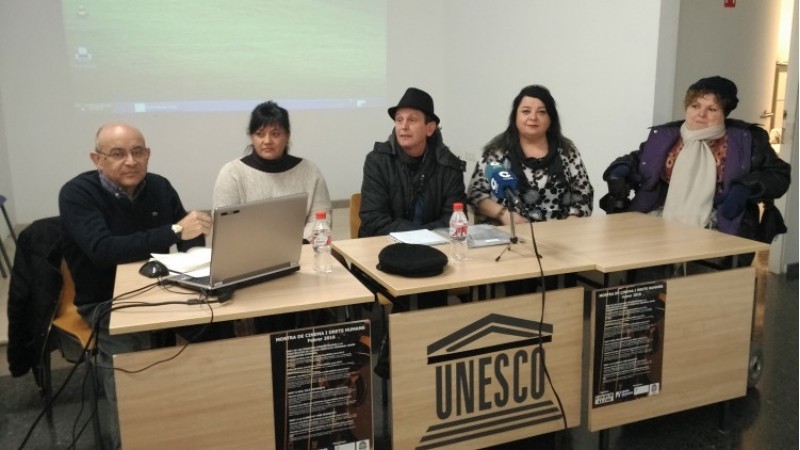 Els membres d'¡Avanzar presenten l'informe d'accessibilitat/AM