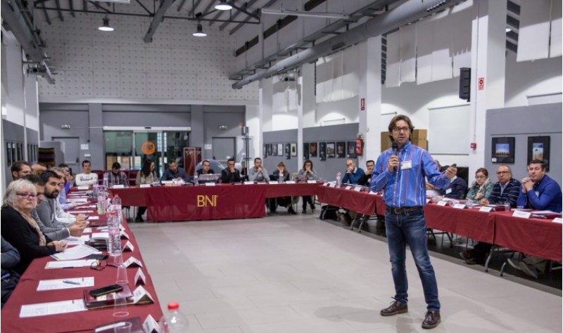 Una de les reunions de BNI Avanza a l'Àgora. Imatge de Luis Hernández Fotografo