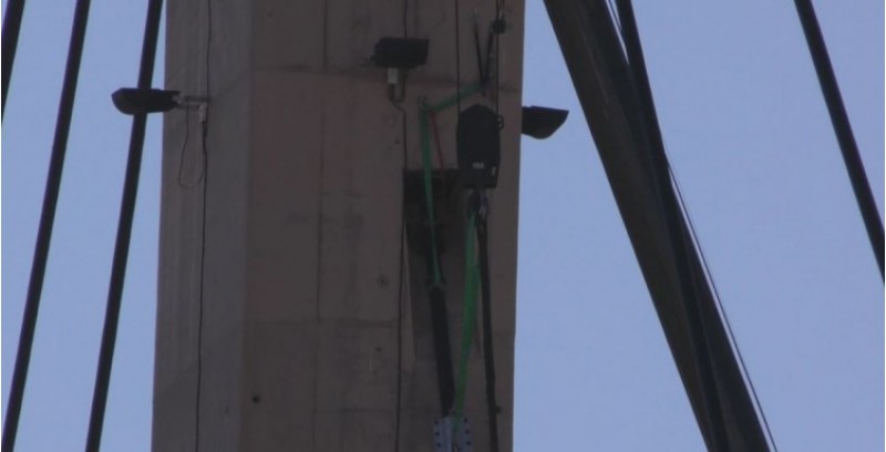 El tirant trencat és un dels més menuts del pont / R. Lledó