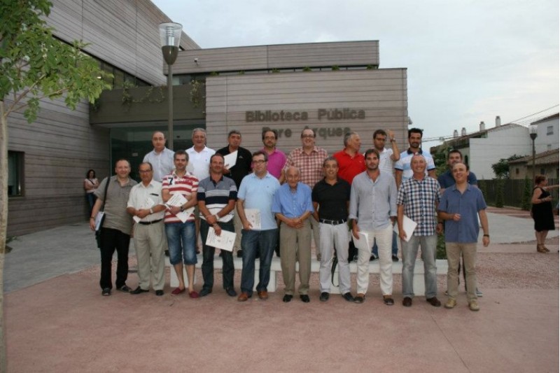 A l'acabament tots els participants es van fer una 'foto de família'./ AM