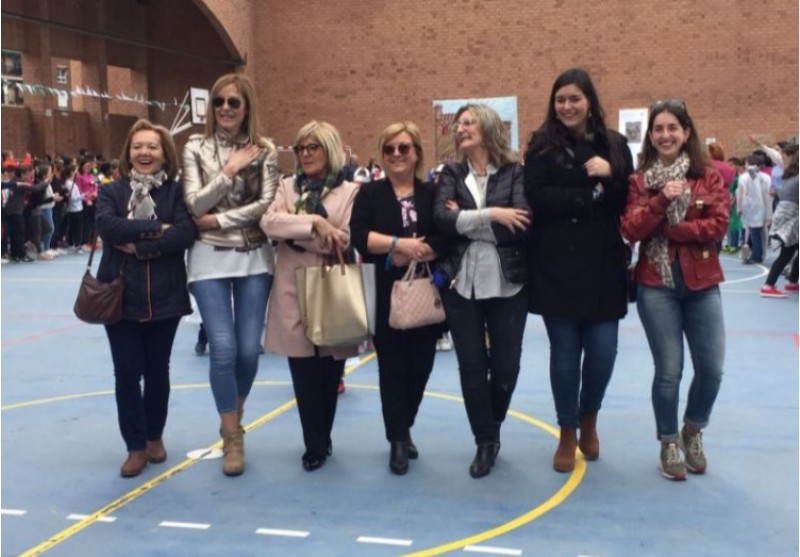 Romeral amb xiquets i càrrecs / R. Lledó