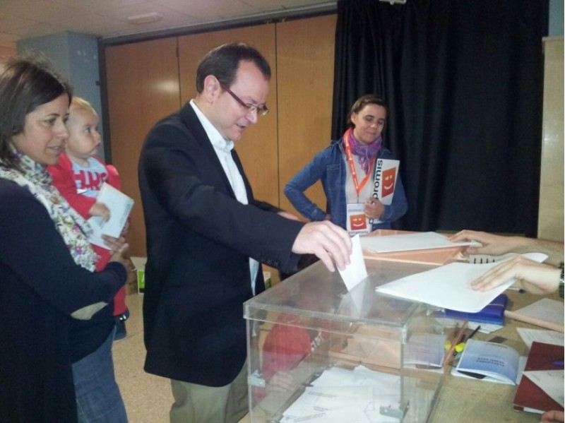 David Abad ha votat sobre les 10 hores del matí a La Mistera./ AM
