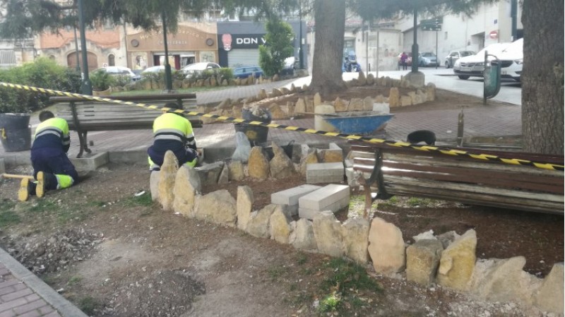 Treballs de millora a la plaça de Correus