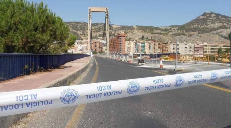 El pont de Fernando Reig continuarà tallat de manera indefinida/Aj