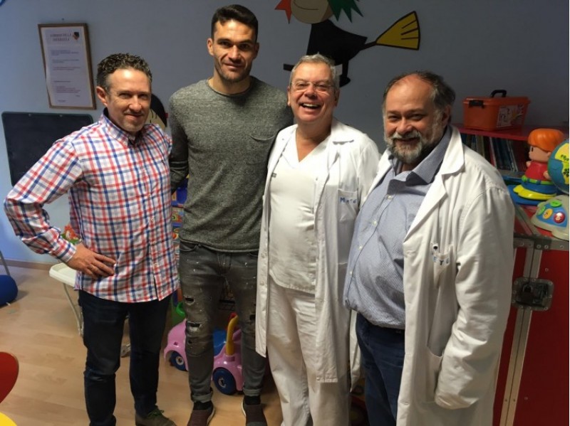 El C.F.C Ciutat d'Alcoi visita l'Hospital Verge dels Lliris d'Alcoi / C.F.C Ciutat d'Alcoi