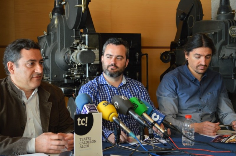 Miquel Santamaria, Raül Llopis i Rafael Jordán i Pla  la presentació de la Carta de Serveis del Calderón / R. Lledó