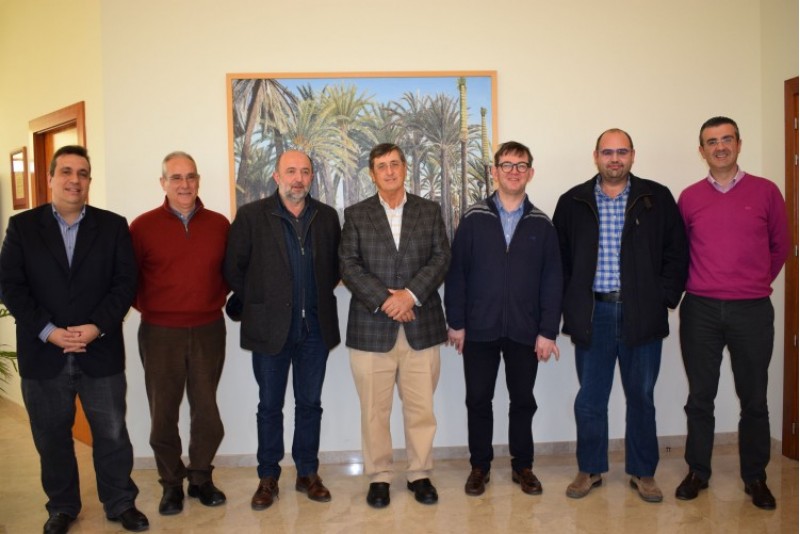 Acte de constitució de la nova càtedra amb el rector de la UMH, el director d'El Celler de la Muntanya, elprofessor David López, i altres representants de la universitat i el celler