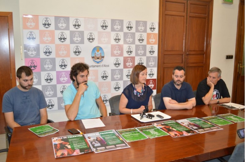 Aroa Mira,Raul Llopis i membres d'Unadikum / R.Lledó
