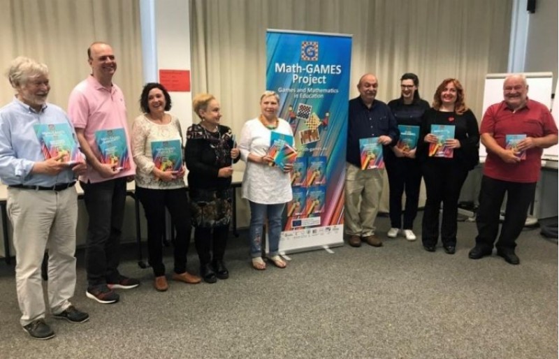El centre FPA Beniassent Cocentaina-Muro present a l'acte de cloenda del projecte educatiu europeu Math-GAMES / GVA