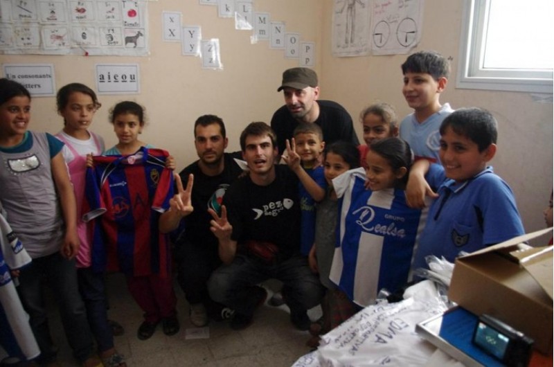Els Brigadistes Internacionals d’Alcoi entren a la Franja de Gaza per lliurar medicaments i roba esportiva