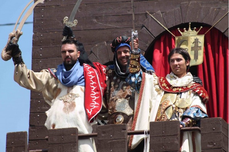 Els Moros guanyen la Vila de Cocentaina./ LV