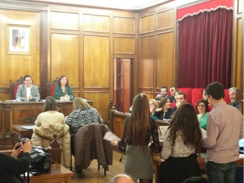 Alumnes de l'IES Pare Vitòria en la sessió plenària/Guanyar