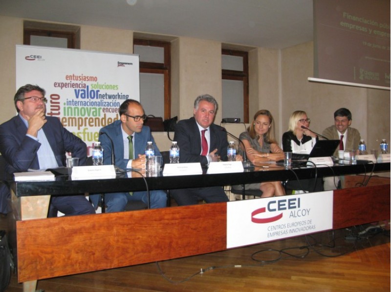 Un moment del foro d'aquest divendres al CEEI /NL