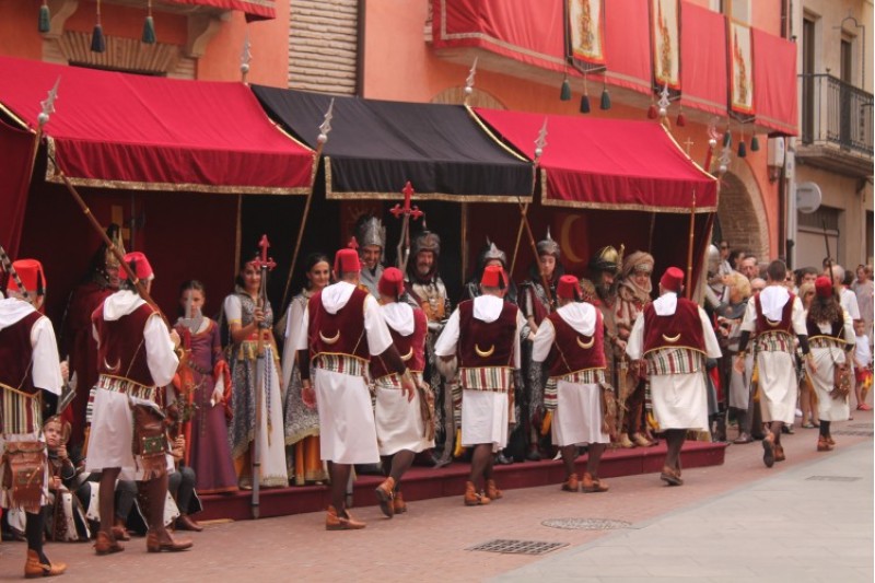 La Plaça de la Vila ha aprofitat d'escenari per a la Presentació d'Armes./ LV