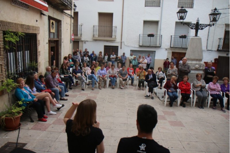 Vora 150 veïns de Benilloba han acudit a l'assemblea per a bucar solucions