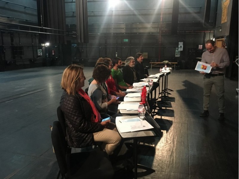 Els treballadors del Teatre Calderón d'Alcoi reben formació en concepte de prevenció de riscos laborals / Teatre Calderón