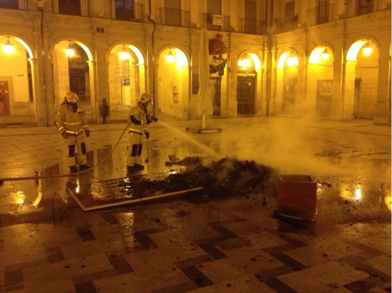 Els bombers van sufocar el foc sense problemes / FOTO QUE CIRCULA PER LA XARXA
