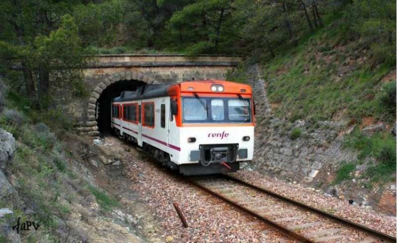 El tren Alcoi-Xàtiva. Imatge via blog El Socarraet