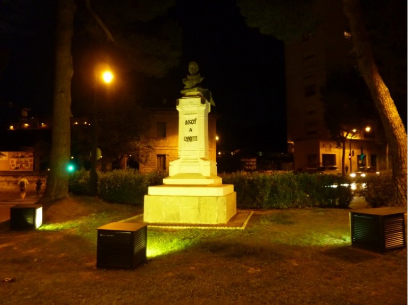 Monument de Cervantes enllumenat / AJ