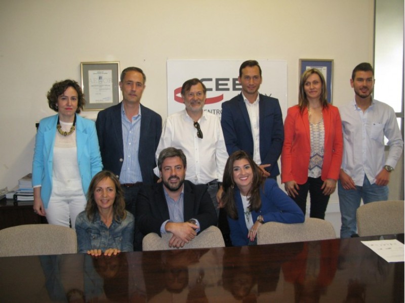 Els assistents a la roda de premsa /NL