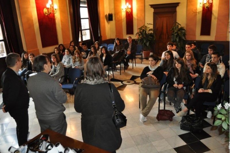 L'Ajuntament va donar la benviguda als alumnes francesos d'intercanvi a Alcoi./ AM