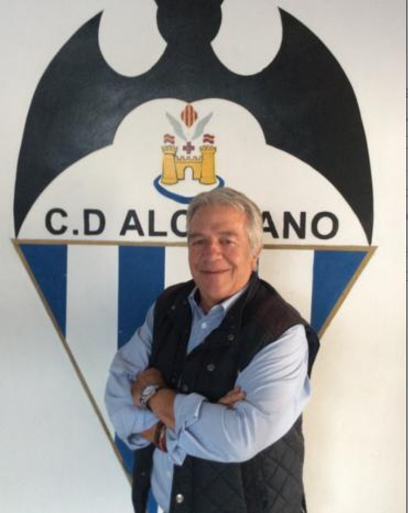 Reconocimiento por la Federación Valenciana de Fútbol por su dedicación al deporte Rey
