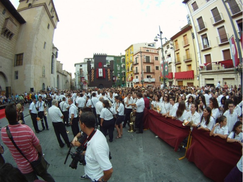 El pla del Palau Comtal és l'escenari per a l'inici de la festa contestana./ AM