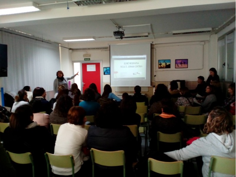 Una assemblea informativa per als pares sobre la Jornada Continuada/AM