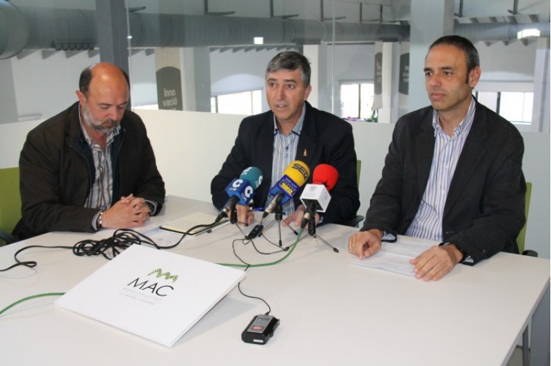 Joan Cascant; Rafael Climent i Juan Ignacio Torregrosa en la presentació de la jornada. / SG