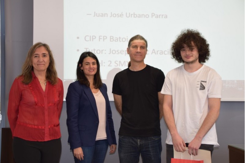 Juan José Urbà Parra del CIP FP Batoi d’Alcoi i Jordi Linares Carrasquer d'Agora Labl, guanyadors de la tercera edició del Concurs de Videojocs / UPV