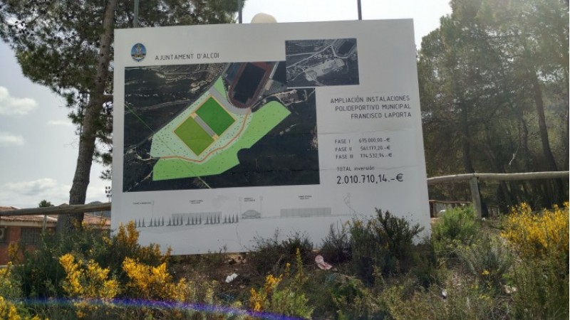 El cartell que anuncia les fases de construcció/AM