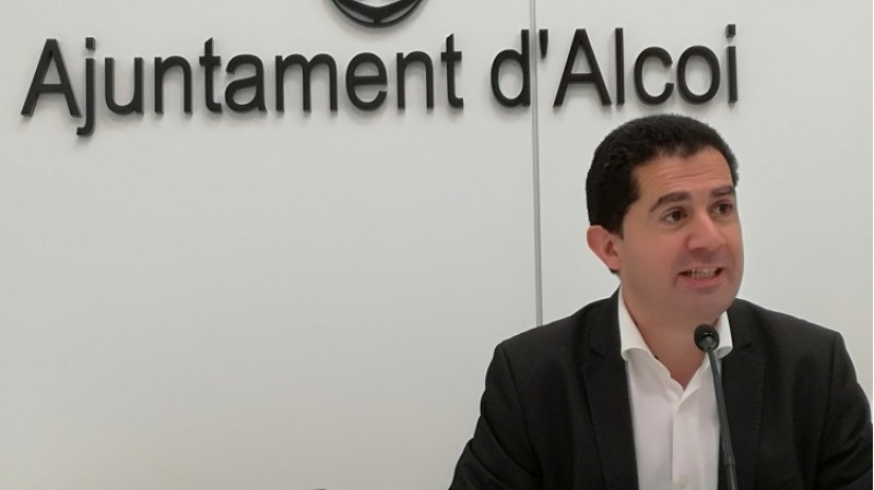 L,alcalde Toni Francés, presenta la nova edició d'Avalem Joves