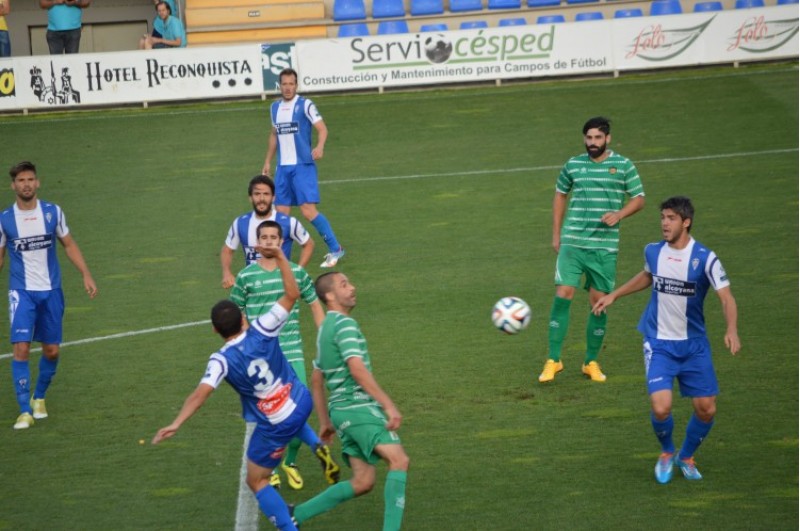 L'Alcoyano no ha fet un gran partit pero li ha valgut per guanyar / R.Lledó