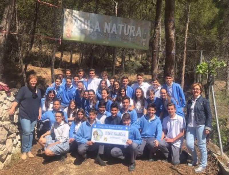 L’associació SOLC d’Alcoi rep una quantitat de 1.160 € recaptats pel col·legi Sant Vicent de Paul / Sant Vicent de Paul