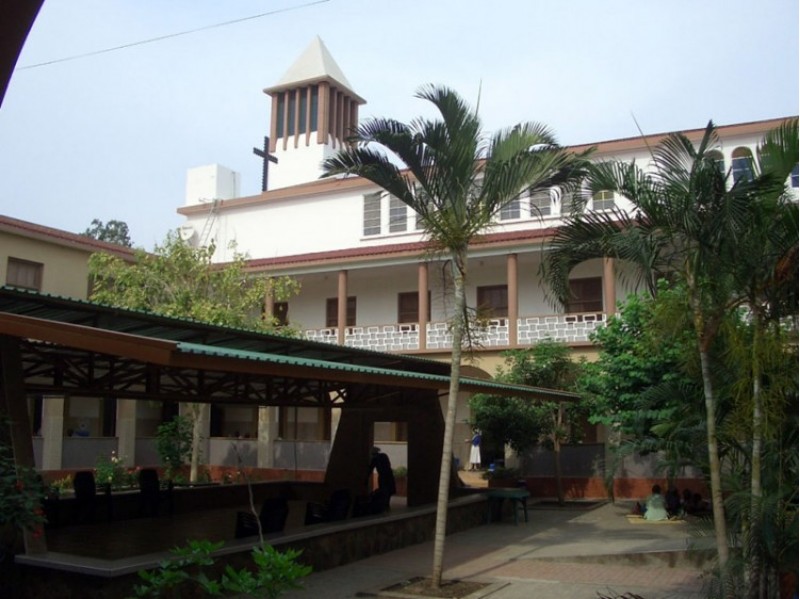 Hospital El Carmelo abans de les inundacions./ AM
