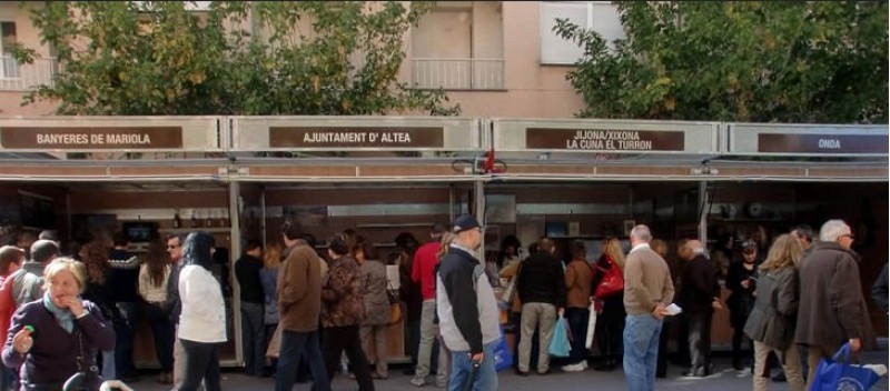 La Fira del Turisme canvia d'ubicació al carrer Ausiàs March./ AM