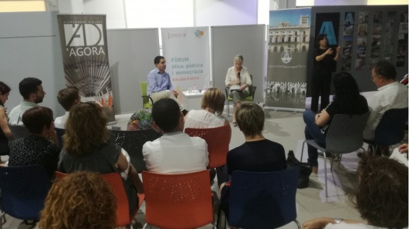 La consellera de Justícia, Gabriela Bravo, no descarta un quint jutjat per a Alcoi 