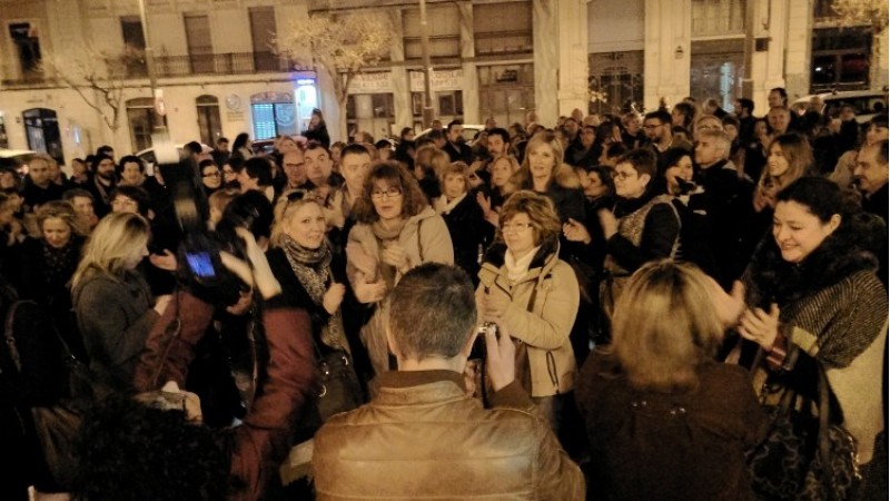 La gran majoria dels comerciants del centre han participat en la protesta/AM